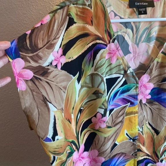 Karen Kane Tropical Dolman Sleeve Blouse/ Size small-oversized- would fit large) - Picture 3 of 5